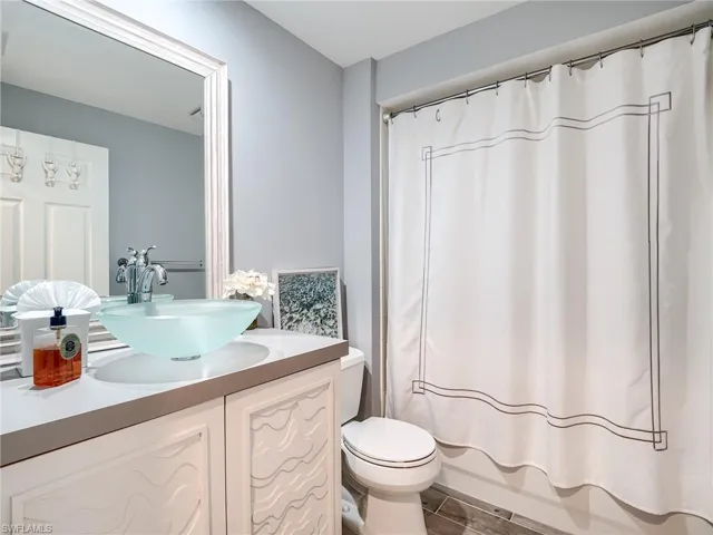 New Guest Shower Bath!