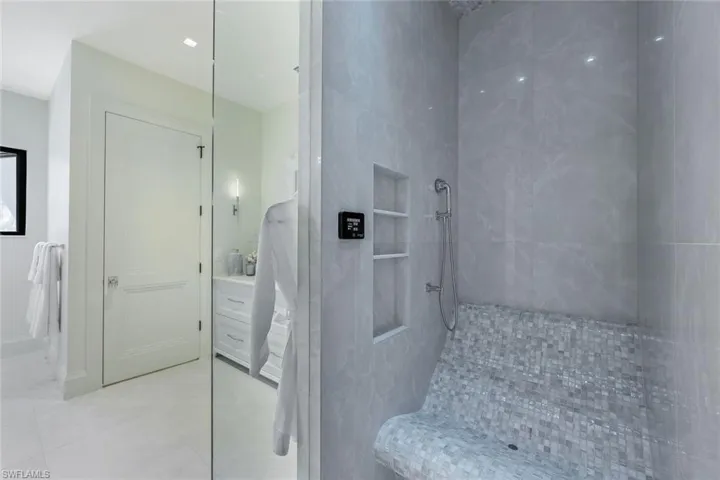 Master Steam Shower with heated Hammam