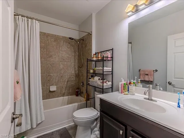 15286 Summit Place Cir 175, Naples, Florida 34119