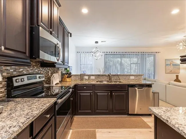 15286 Summit Place Cir 175, Naples, Florida 34119