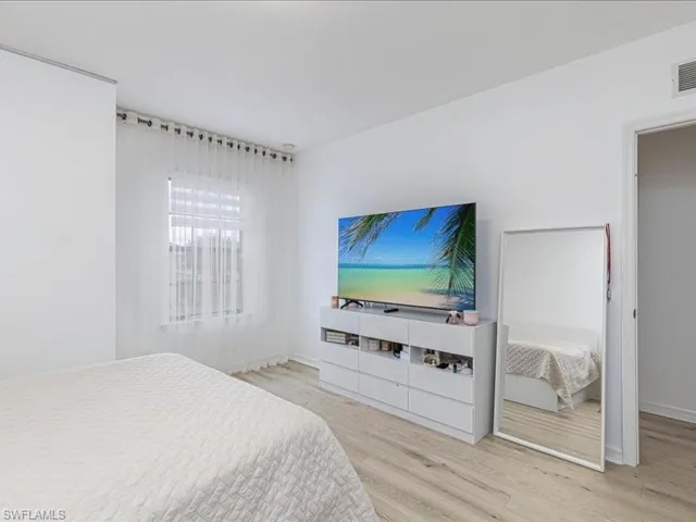 15286 Summit Place Cir 175, Naples, Florida 34119