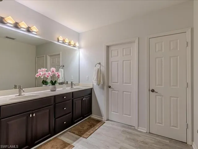 15286 Summit Place Cir 175, Naples, Florida 34119