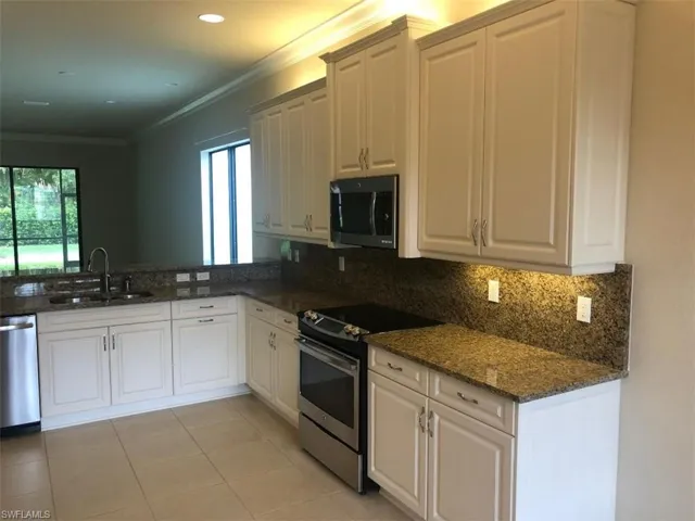 13644 Mandarin Cir, Naples, Florida 34109