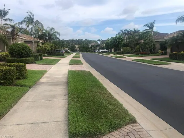 13644 Mandarin Cir, Naples, Florida 34109