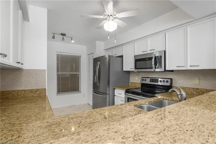 9650  Victoria  LN, Naples, FL 34109