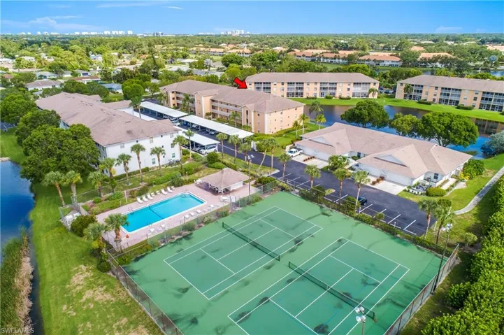 9650  Victoria  LN, Naples, FL 34109