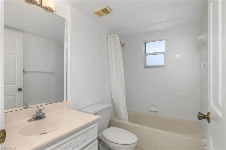 9650  Victoria  LN, Naples, FL 34109
