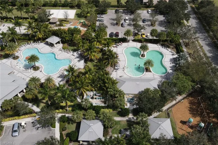 2257 Avocado Ln, Naples, Florida 34120