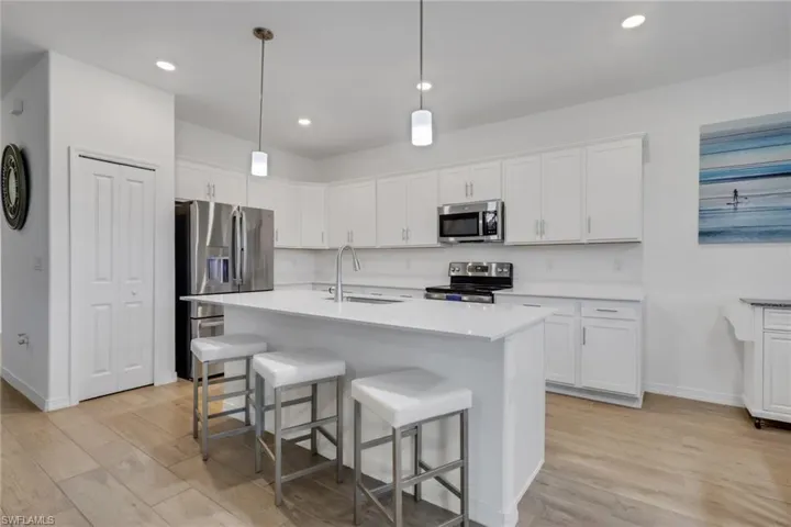 2257 Avocado Ln, Naples, Florida 34120