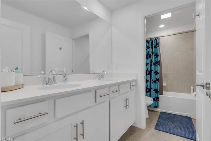 2257 Avocado Ln, Naples, Florida 34120