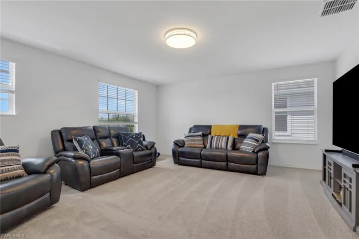 2257 Avocado Ln, Naples, Florida 34120