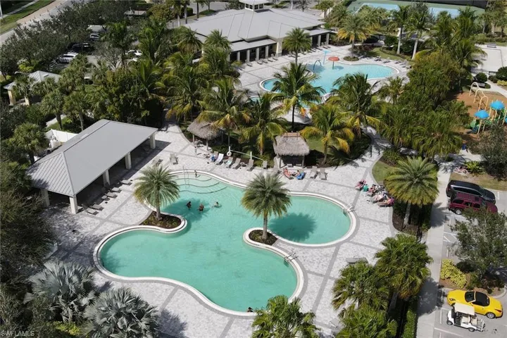 2257 Avocado Ln, Naples, Florida 34120