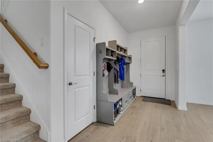 2257 Avocado Ln, Naples, Florida 34120