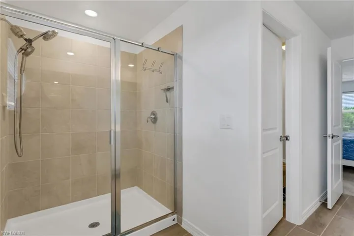 2257 Avocado Ln, Naples, Florida 34120