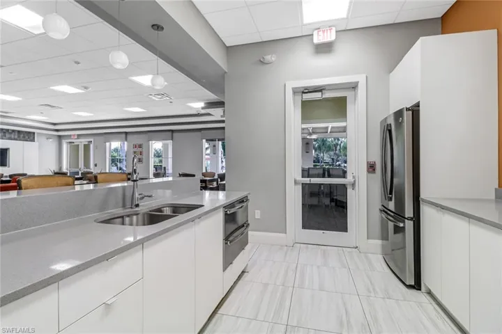 2257 Avocado Ln, Naples, Florida 34120
