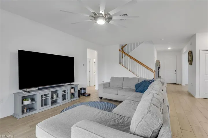 2257 Avocado Ln, Naples, Florida 34120