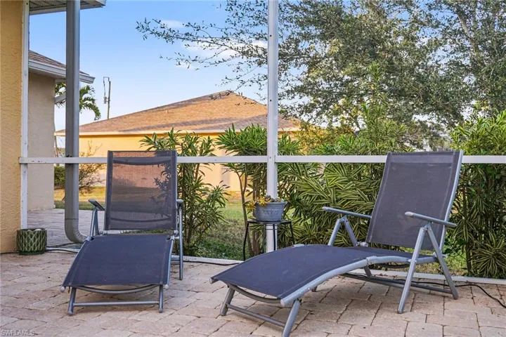 2727 Sw 2nd Ct, Cape Coral, Florida 33914