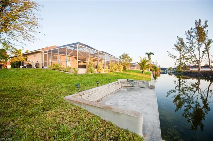 2727 Sw 2nd Ct, Cape Coral, Florida 33914
