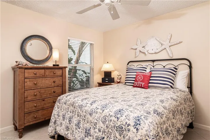284  4th S ST, Naples, FL 34102