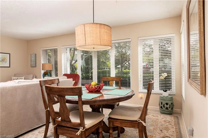 284  4th S ST, Naples, FL 34102