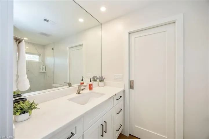 409 Cypress Way E, Naples, Florida 34110