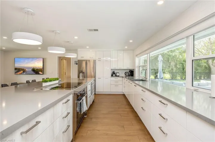 409 Cypress Way E, Naples, Florida 34110