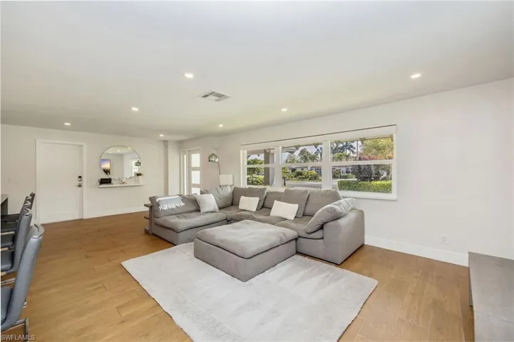 409 Cypress Way E, Naples, Florida 34110