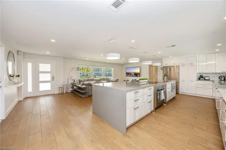 409 Cypress Way E, Naples, Florida 34110