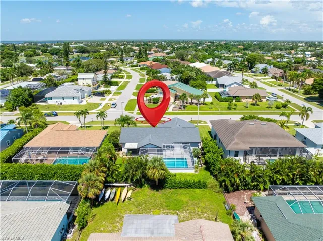 Birds eye view of property