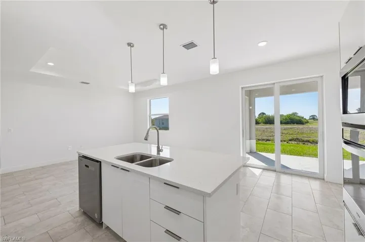 9006 S Castle Cir, Labelle, Florida 33935