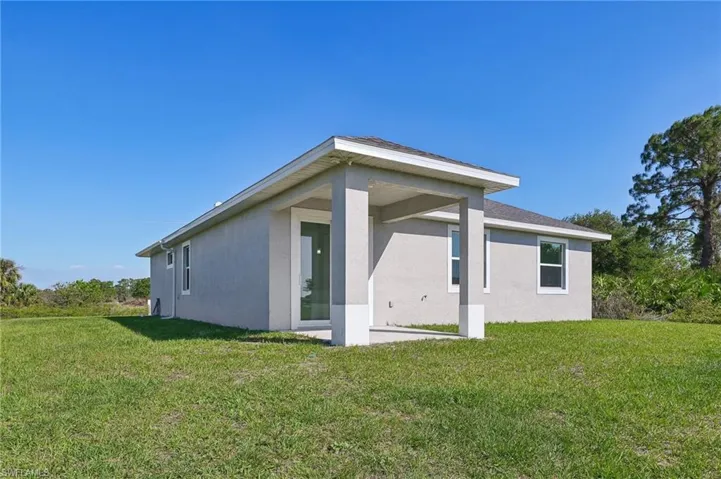 9006 S Castle Cir, Labelle, Florida 33935
