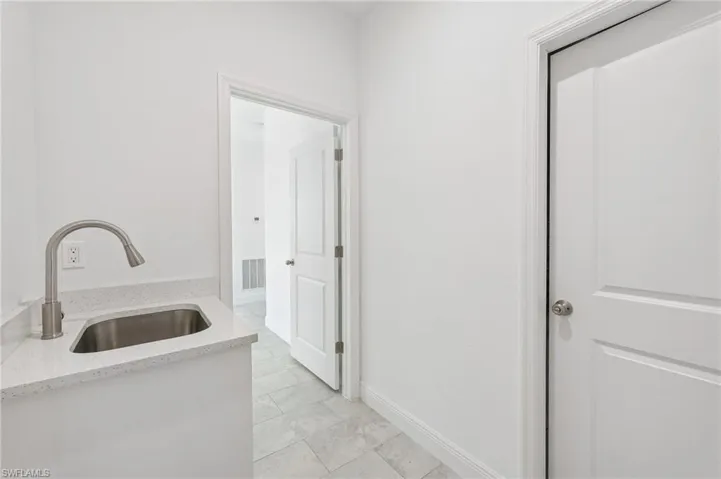 9006 S Castle Cir, Labelle, Florida 33935