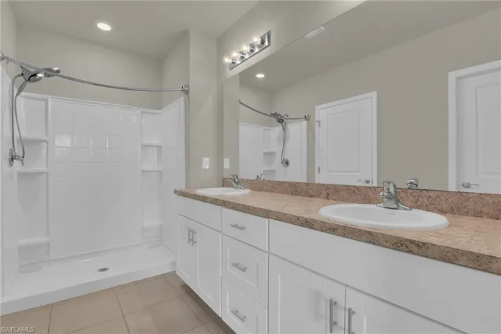 18540 Cronin Sand Ln, North Fort Myers, Florida 33917