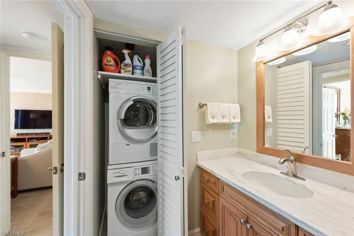 4005 Gulf Shore Blvd N # 1004, Naples Fl 34103