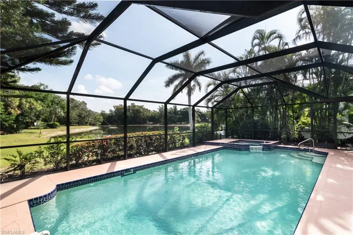 Pool/ Spa