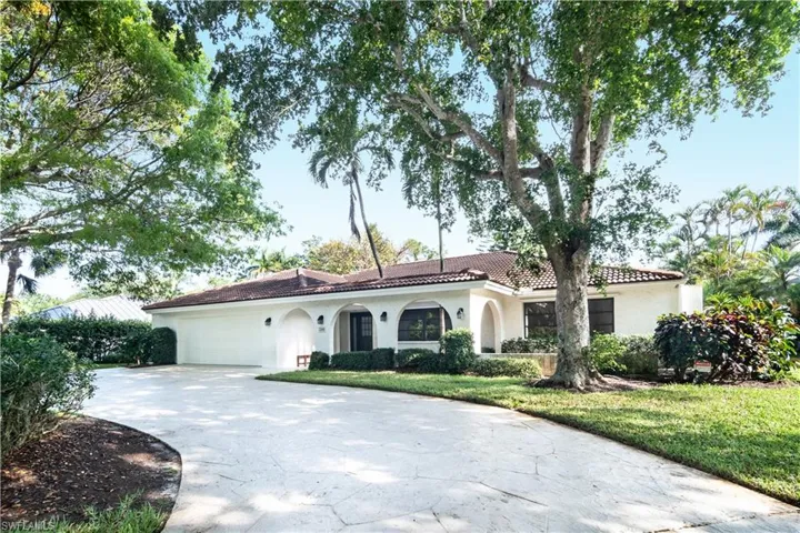 560 Bald Eagle Dr 22, Naples, Florida 34105