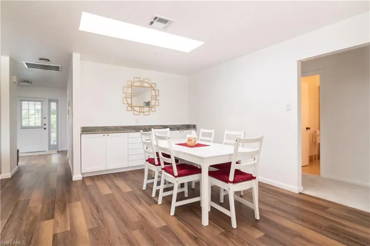Casual Dining Area