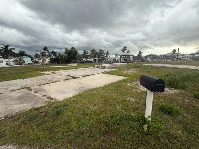 3881 Areca Dr, Other, Florida 33956
