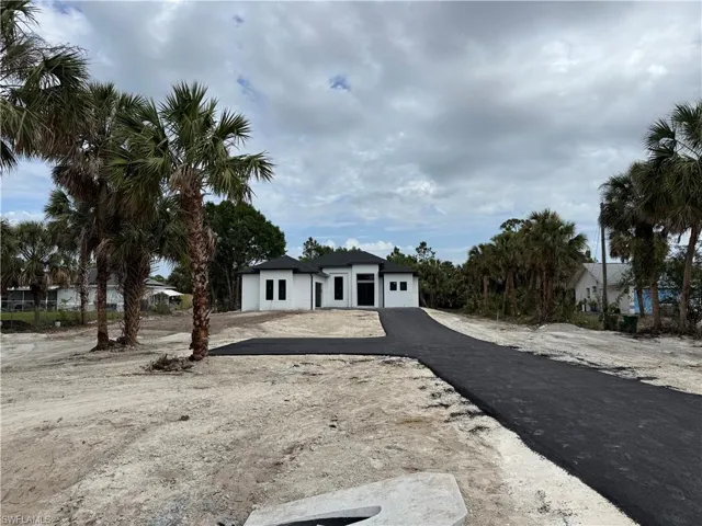 2677  22nd SE AVE, Naples, FL 34117