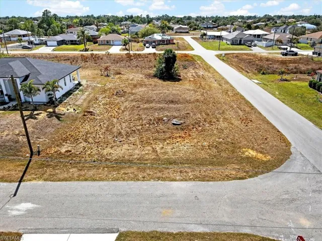 View of yard featuring a residential view