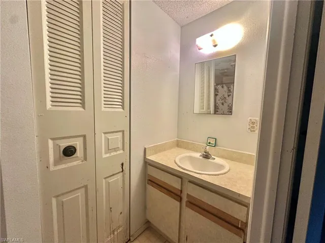 18505 Sandy Cove Dr, Fort Myers, Florida 33967