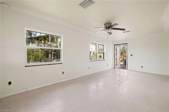 Side 2 Living room