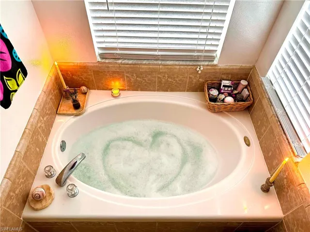 Tub 'Jacuzzi "