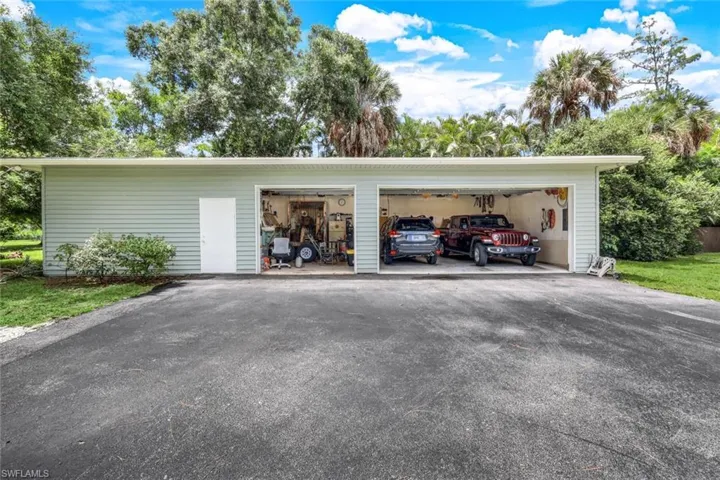 Workshop Garage