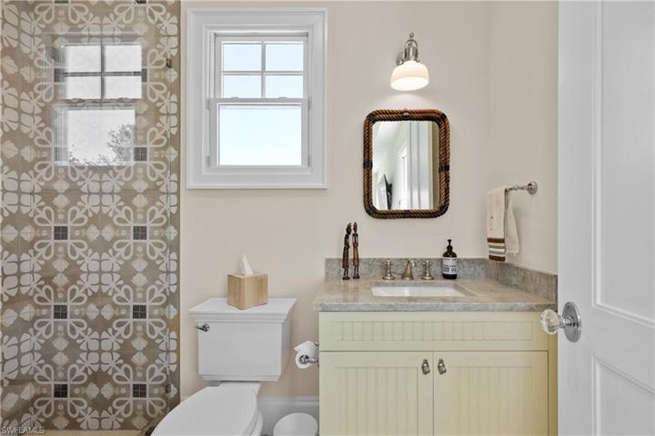 Guest suite bath