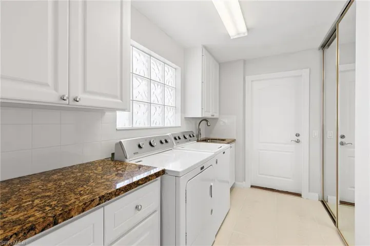 3404  Cayman  LN, Naples, FL 34119