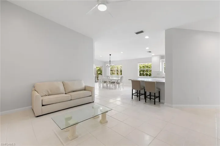 3404  Cayman  LN, Naples, FL 34119