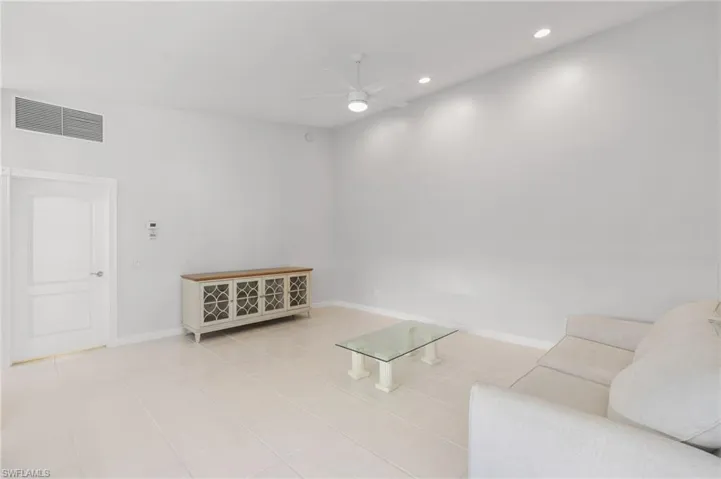 3404  Cayman  LN, Naples, FL 34119