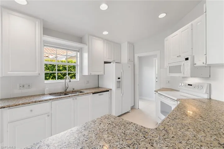 3404  Cayman  LN, Naples, FL 34119