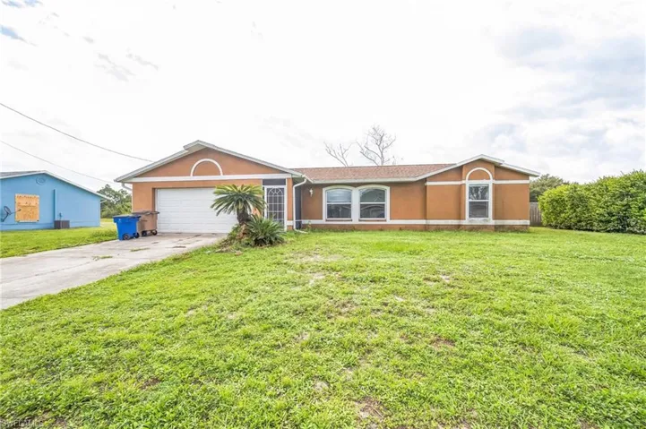 419 Candlewick Cir S, Lehigh Acres Fl 33936